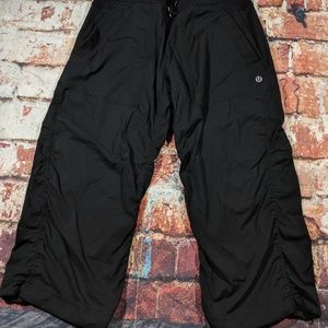 Lululemom dance studio crop pants size 4 womens